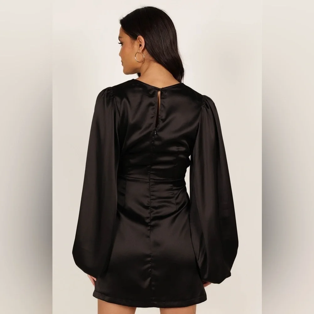 Petal and Pup NWT OPAL DRESS - BLACK SIZE 8
Sold out style! - Picture 3 of 8